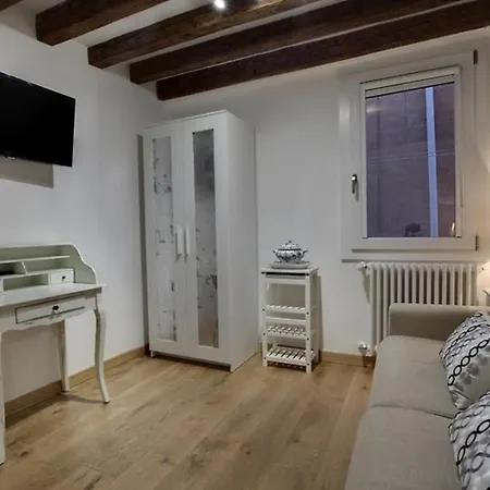 Argento Close To Grand Canal 2 Bedrooms With Bathroom بيت ضيافة البندقية